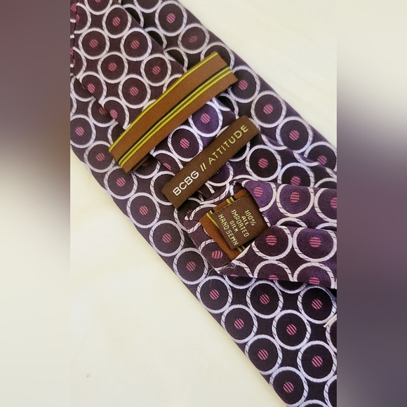BCBG Attitude Men's 100% Imported Hand Sewn Silk Neck Tie - Picture 6 of 7